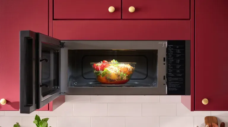 glass-container-food-in-lg-microwave-open